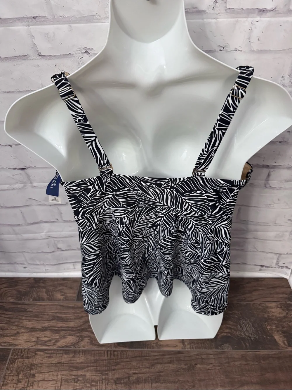 Swimsuits For All Plus 16 Tankini Top Swimsuit Black White Palms Tropical Floral